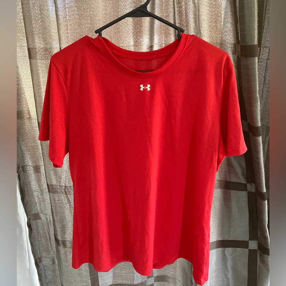 Under Armour Youth Heat Gear T-Shirt, Size XL, Loose Fit, Red